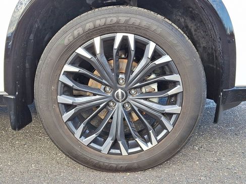 Used 2024 Nissan Rogue Platinum w/ Platinum Premium Package image 8