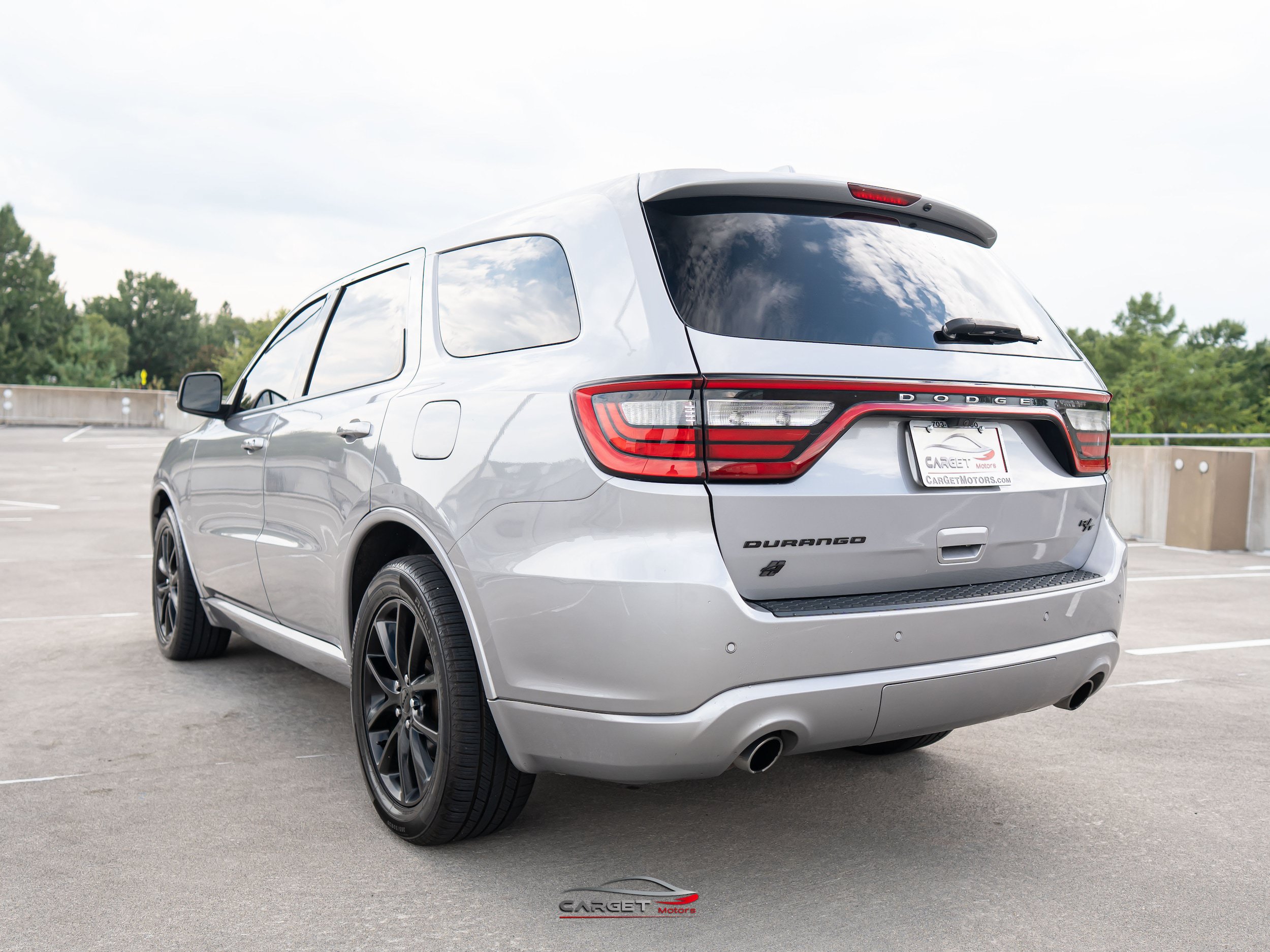 Used 2018 Dodge Durango R/T w/ Technology Group AWD/4WD image 3