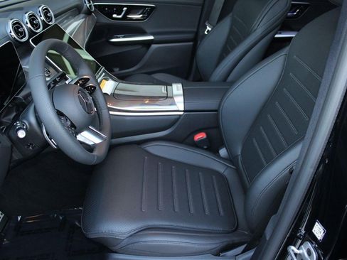 Used 2026 Mercedes-Benz GLC 300 image 5