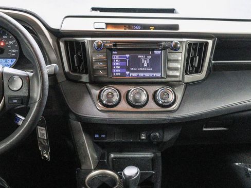 Used 2014 Toyota RAV4 LE FWD image 14
