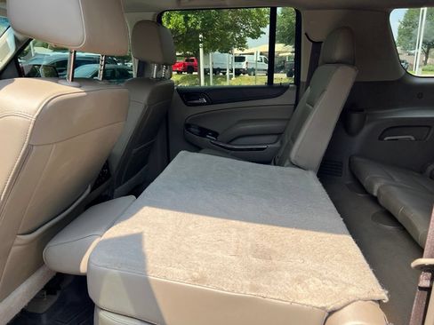 Used 2019 GMC Yukon XL SLT w/ Open Road Package AWD/4WD image 16