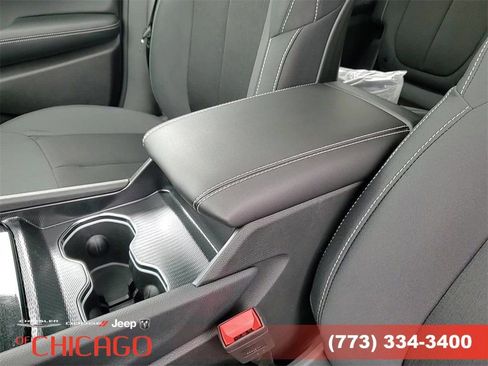 New 2025 Jeep Grand Cherokee L Laredo image 24