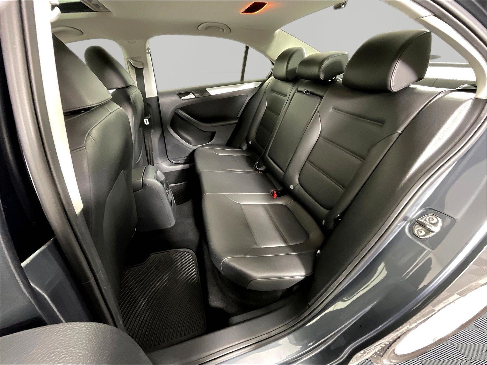 Used 2013 Volkswagen Jetta SE FWD image 20