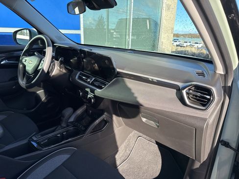 Used 2025 Chevrolet TrailBlazer LT image 14