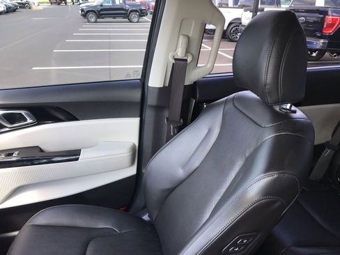 Used 2024 Kia Carnival SX FWD image 24