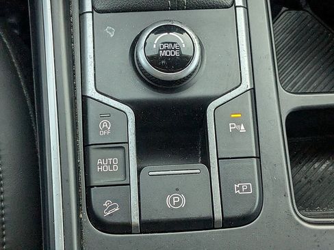 Used 2024 Kia Sorento S FWD image 24