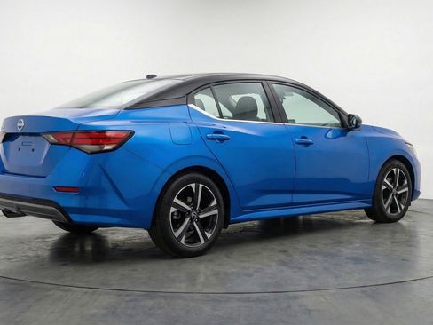 Used 2025 Nissan Sentra SV FWD image 9