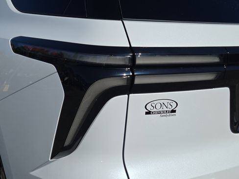 New 2026 Chevrolet Traverse High Country w/ LPO, Floor Liner Package image 17