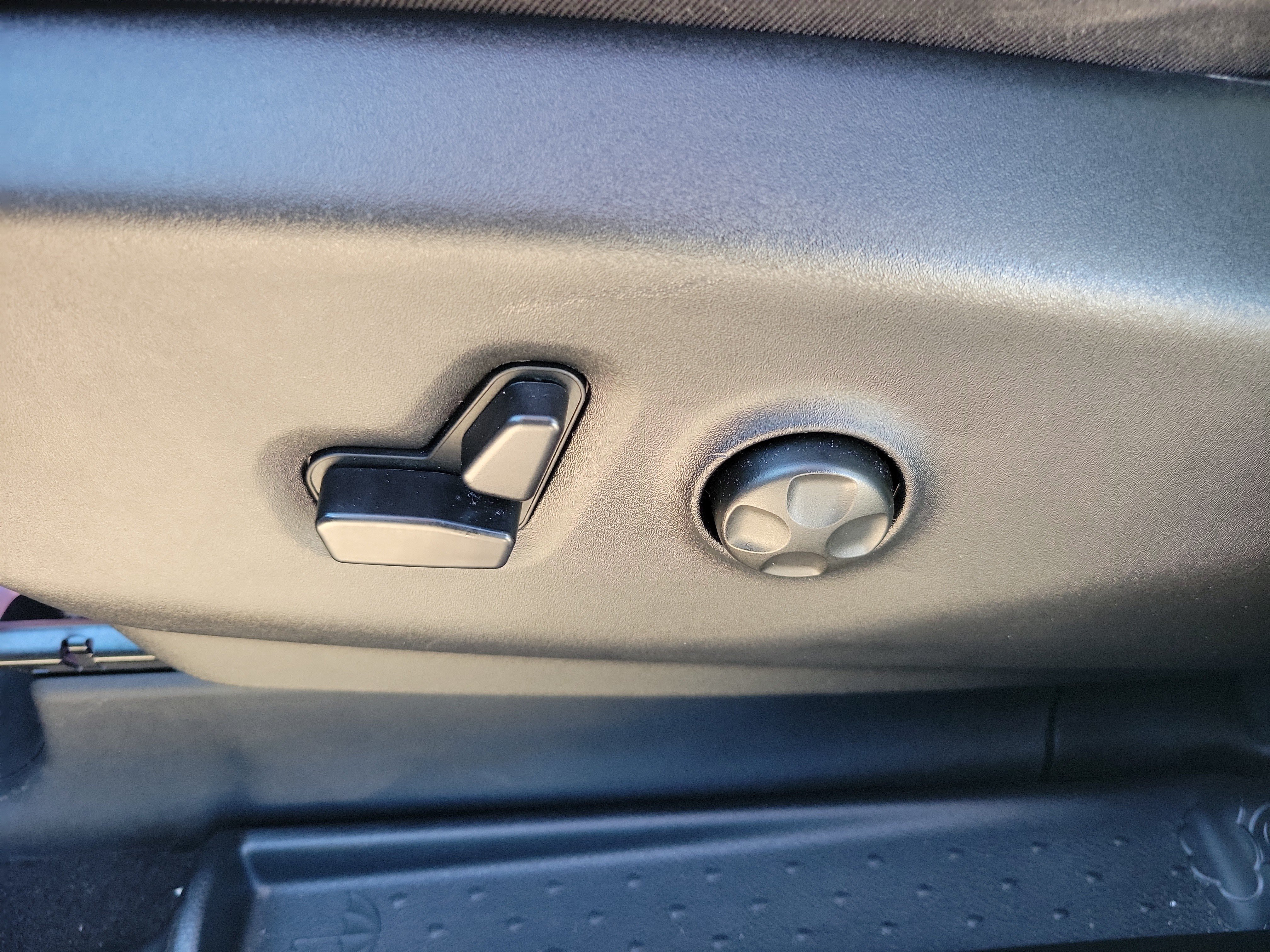 Used 2026 Chrysler Pacifica Select FWD image 14