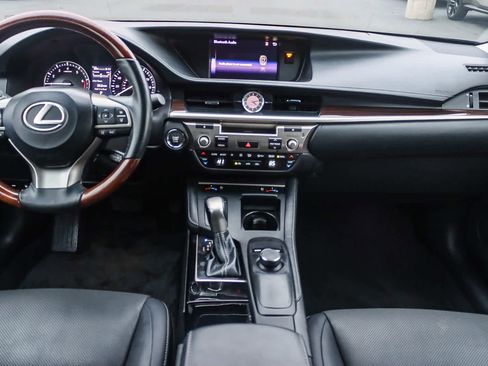 Used 2017 Lexus ES 350 image 11