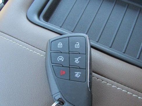 Used 2021 Chevrolet Tahoe High Country w/ Premium Package AWD/4WD image 31