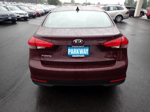 Used 2018 Kia Forte LX image 4
