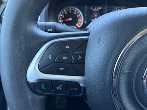Used 2019 Jeep Renegade Latitude FWD image 24