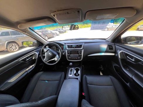 Used 2017 Nissan Altima 2.5 SR FWD image 13
