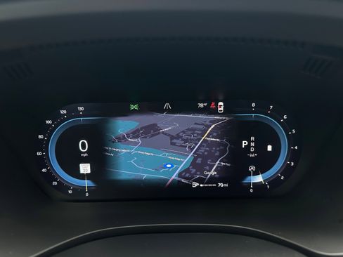 Used 2023 Volvo XC60 B5 Plus image 17