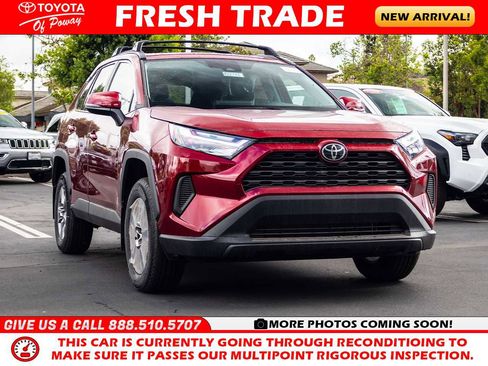 Used 2025 Toyota RAV4 XLE image 1