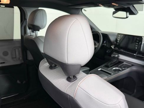 Used 2023 Toyota Sienna XSE image 25