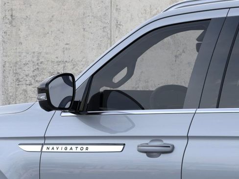 New 2026 Lincoln Navigator L Premier AWD/4WD image 20