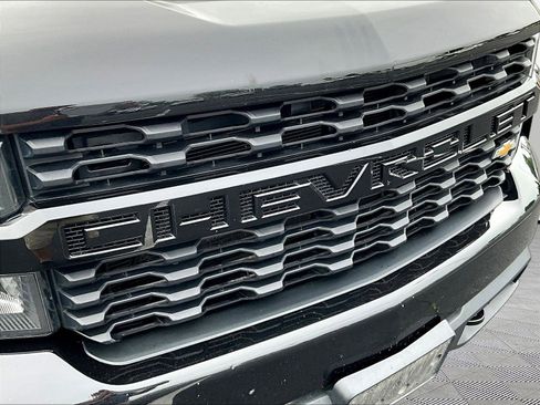 Used 2019 Chevrolet Silverado 1500 Custom w/ Custom Convenience Package AWD/4WD image 33