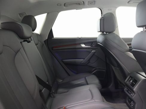 Used 2020 Audi Q5 e Prestige w/ Prestige Package image 24