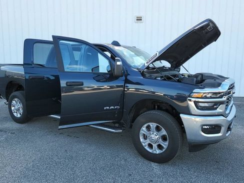 Used 2025 RAM 2500 Big Horn AWD/4WD image 11