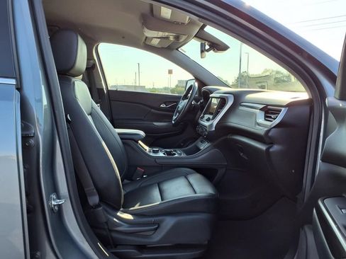 Used 2022 GMC Acadia SLT FWD image 28