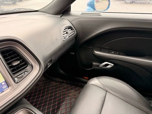 Used 2023 Dodge Challenger SXT w/ Plus Package image 15