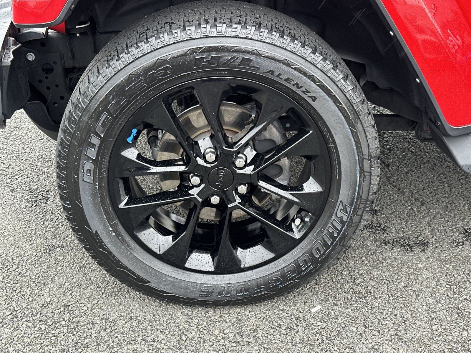 Used 2023 Jeep Wrangler Unlimited Sahara AWD/4WD image 13