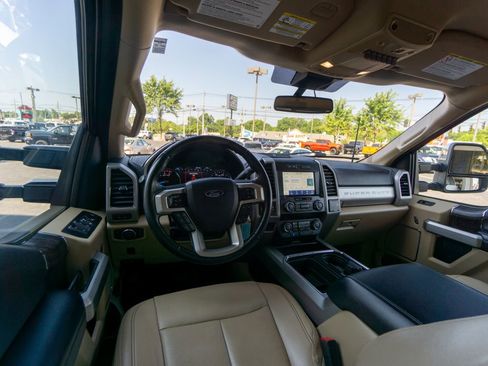 Used 2021 Ford F250 Lariat w/ Chrome Package image 16