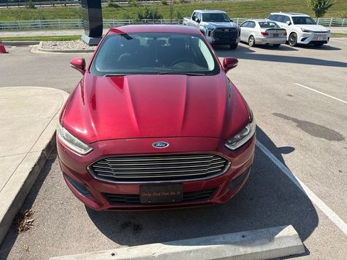 Used 2013 Ford Fusion SE FWD image 3