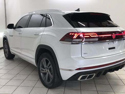 Used 2024 Volkswagen Atlas Cross Sport SEL R-Line AWD/4WD image 6