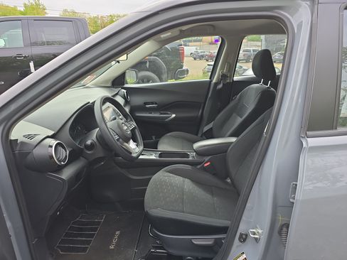 Used 2024 Nissan Kicks SV FWD image 12