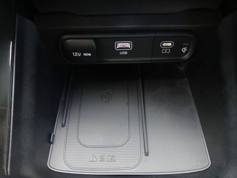 Used 2023 Kia Telluride EX w/ EX Captain's Chair Package FWD image 6