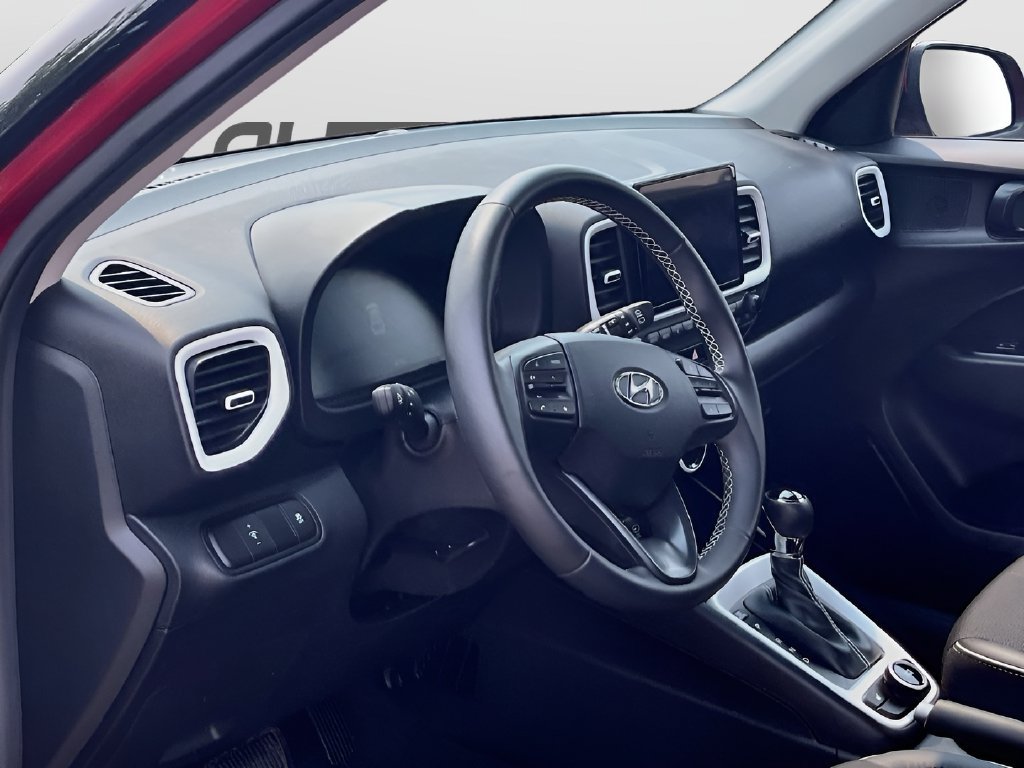 Used 2025 Hyundai Venue Limited FWD image 9