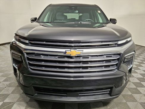 Used 2024 Chevrolet Traverse LT image 8