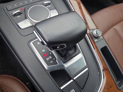 Used 2018 Audi A4 2.0T allroad Premium Plus w/ Premium Plus Package image 16