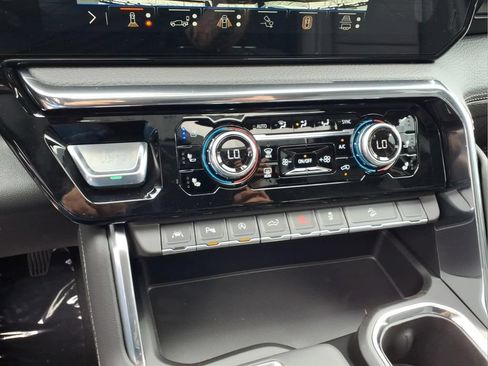 New 2026 GMC Sierra 1500 Denali w/ Denali Reserve Package AWD/4WD image 10
