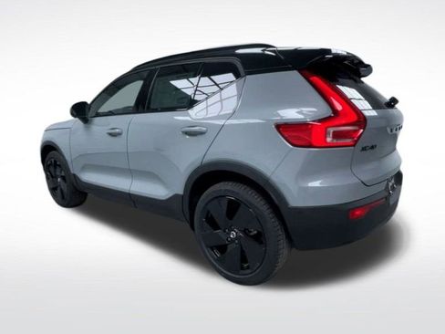 New 2026 Volvo XC40 B5 Ultra w/ Protection Package Premier image 21