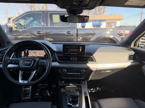 Used 2018 Audi SQ5 Prestige w/ Prestige Package image 18