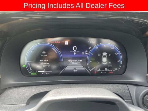 Used 2025 Toyota Crown Platinum AWD/4WD image 26
