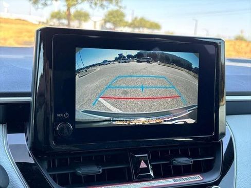 Certified 2025 Toyota Corolla SE image 18