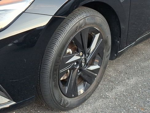 Certified 2023 Hyundai Elantra SEL FWD image 10