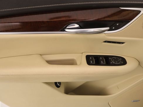 Used 2018 Cadillac XT5 Luxury w/ Driver Awareness Package image 17