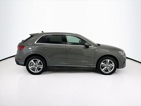 Certified 2023 Audi Q3 2.0T Premium w/ Convenience Package AWD/4WD image 4