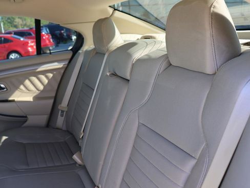 Used 2019 Ford Taurus SE image 22
