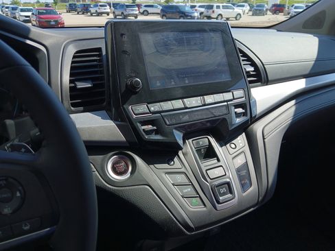 Used 2024 Honda Odyssey EX-L image 12