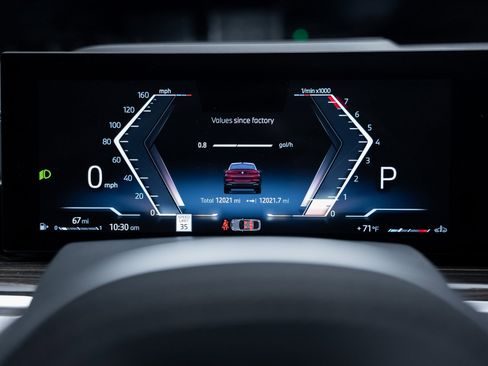 Used 2025 BMW X6 xDrive40i w/ Executive Package image 47