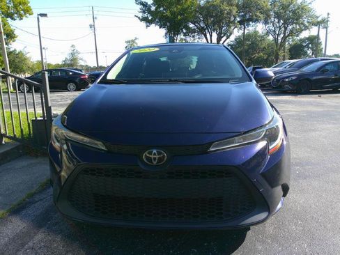 Used 2020 Toyota Corolla LE FWD image 3