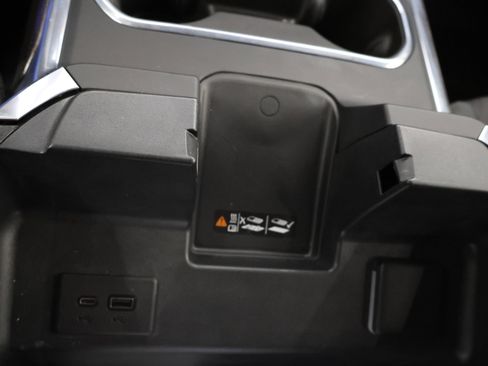 Used 2024 Chevrolet Silverado 3500 LT w/ Convenience Package image 44