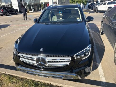 Used 2022 Mercedes-Benz GLC 300 image 2